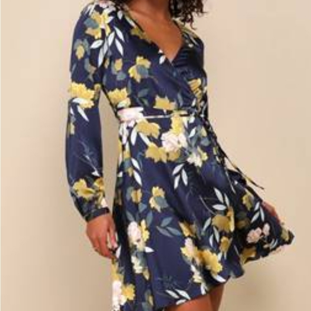 NWT Lulus floral wrap dress
